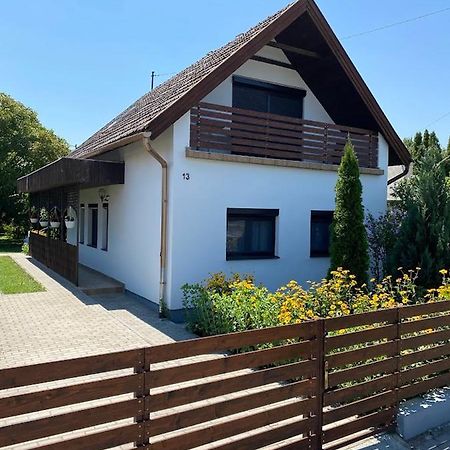 Marica Apartman バラトンフェニヴェシュ エクステリア 写真